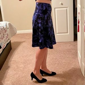 Ann Taylor knee-length blue/black skirt size 4